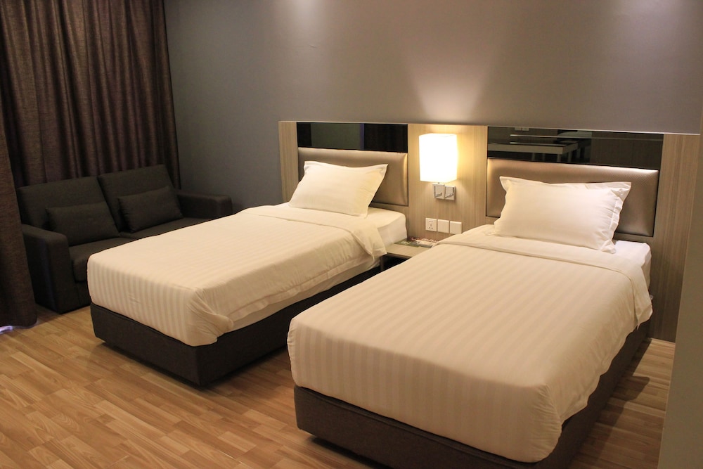 Livingston Hotel Sandakan 16/57
