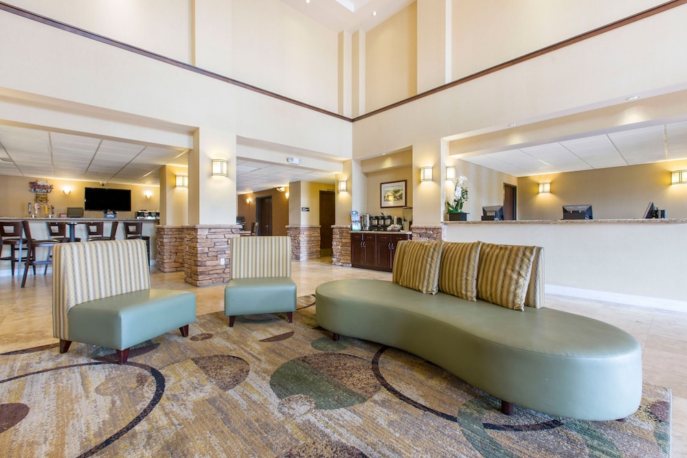 The Oaks Hotel And Suites 9/43