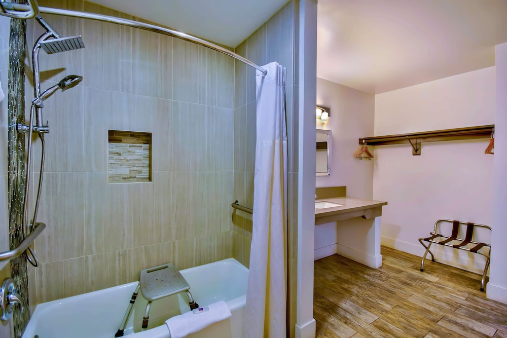 Motel6 Inglewood, CA 53/54