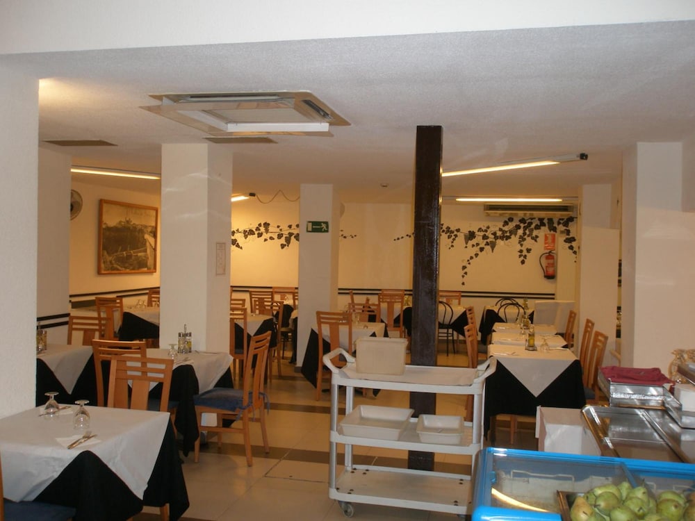 Mayna Hotel 18/26
