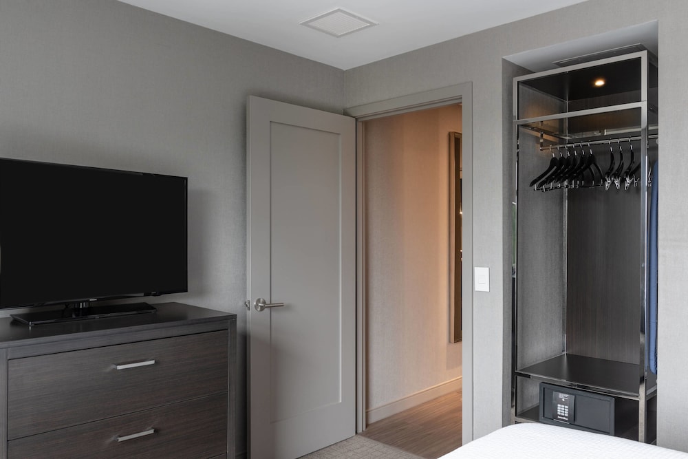 Residence Inn Weehawken Port Imperial 16/48