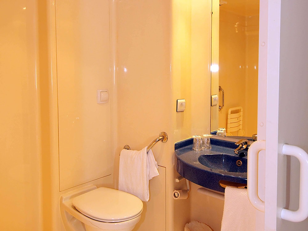Ibis Budget Rochefort 48/50