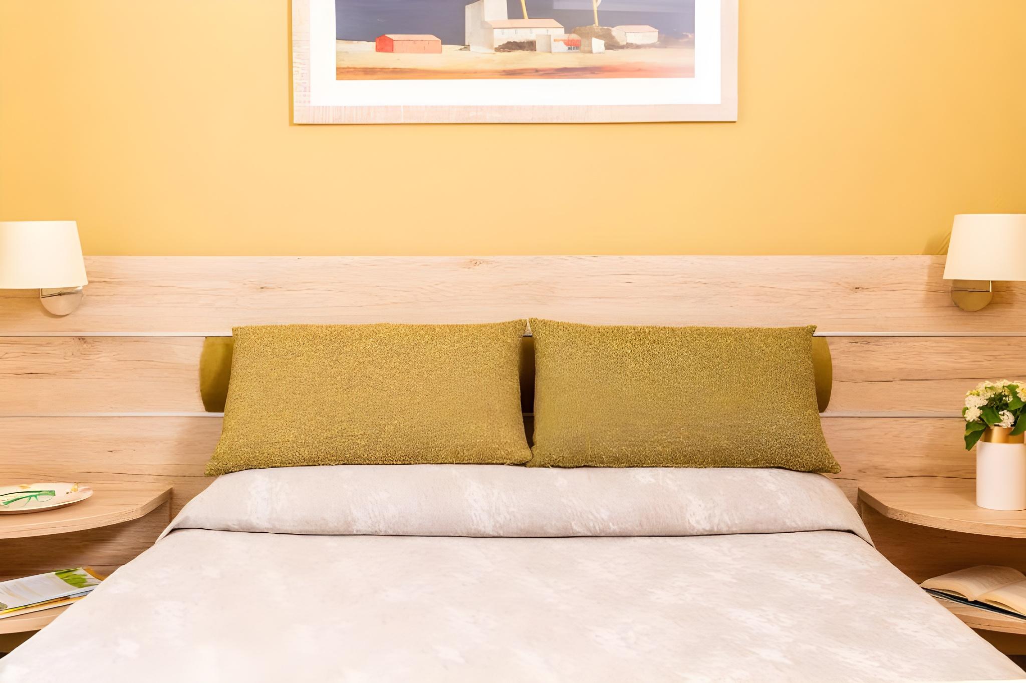 Smart, 2 Double Beds