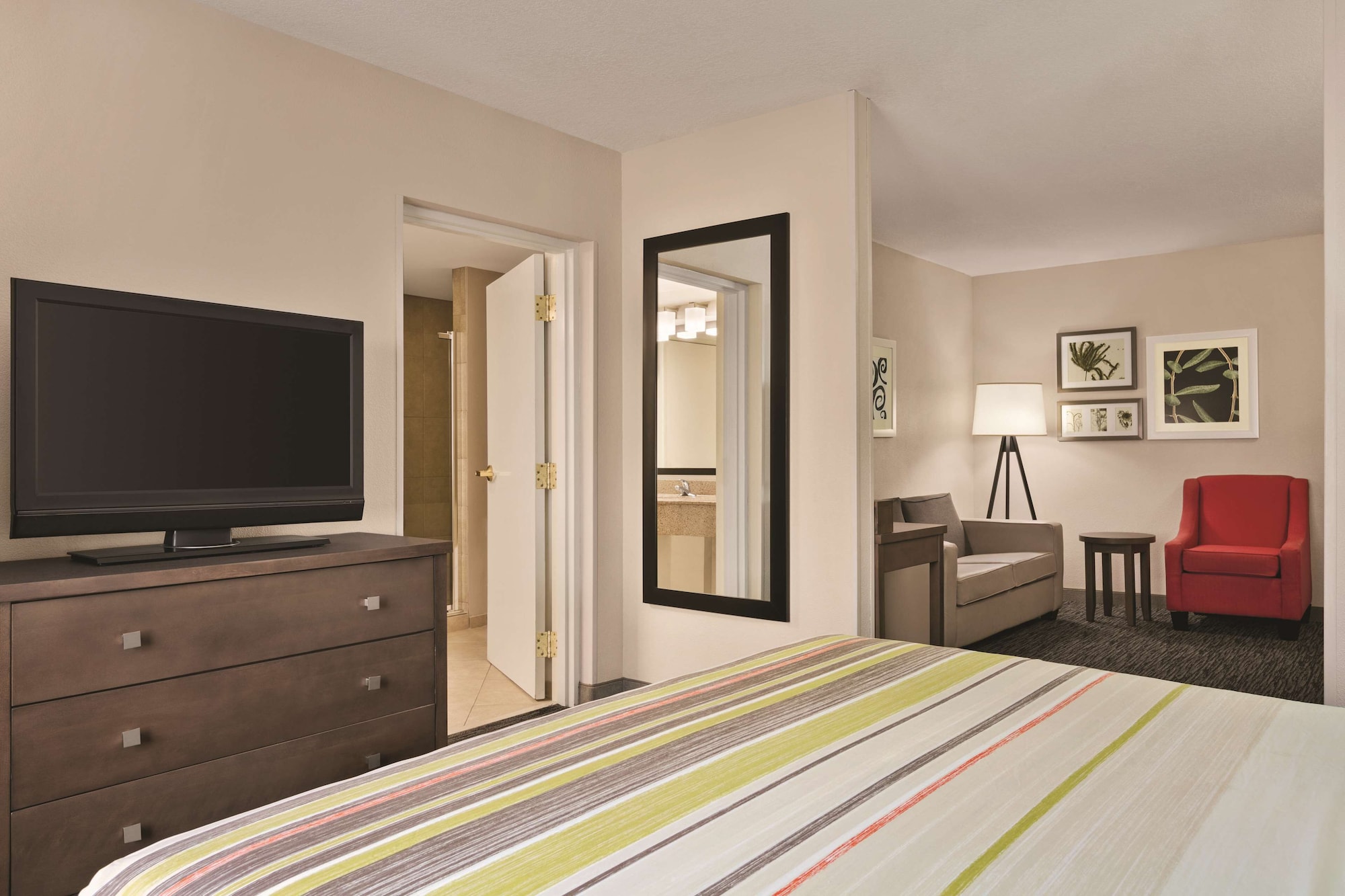 Upgrade, Studio, King Bed, Accessible، Country Inn and Suites by Radisson Tampa/Brandon FL 2/5
