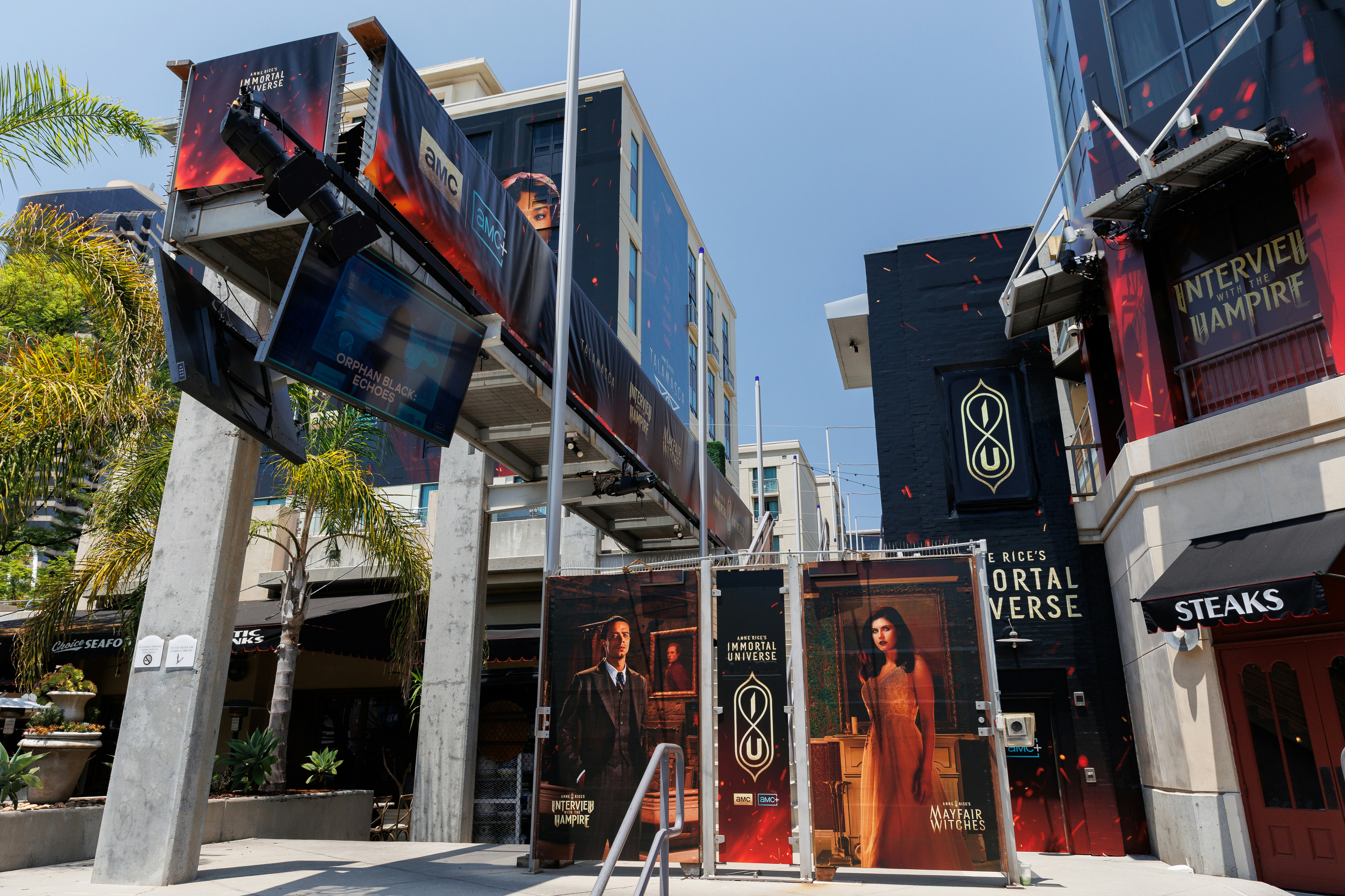 Hilton San Diego Gaslamp Quarter Hotel 66/76