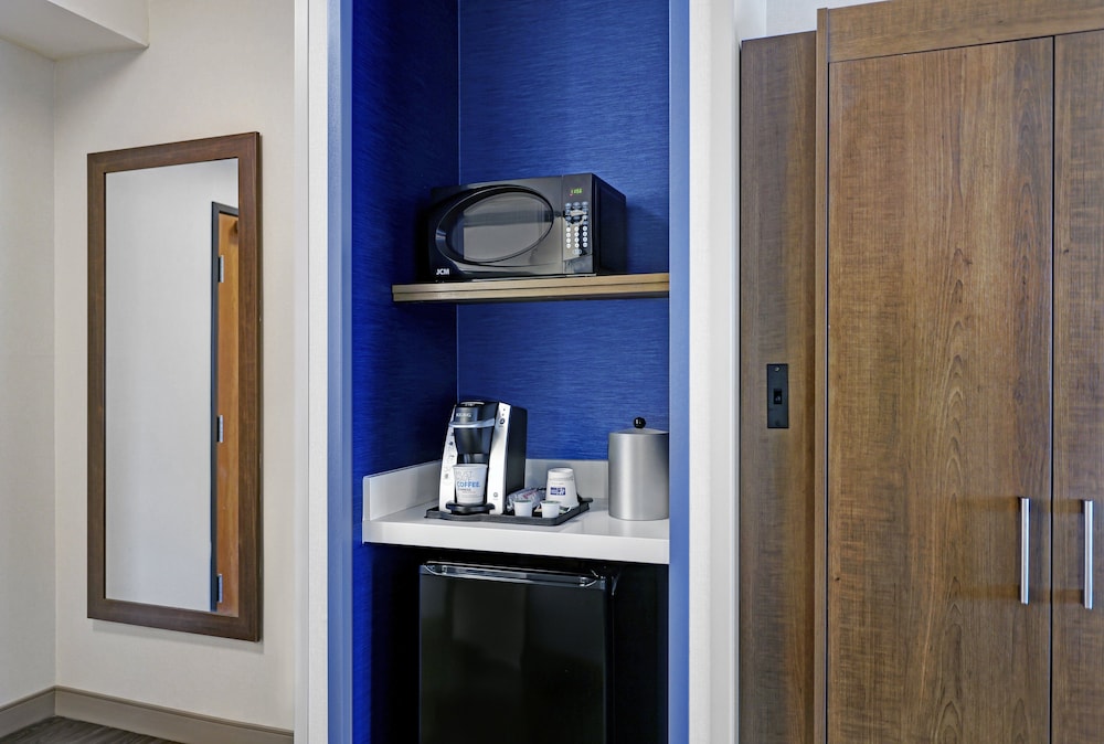 Holiday Inn Express Hotel And Suites Newport 11/76