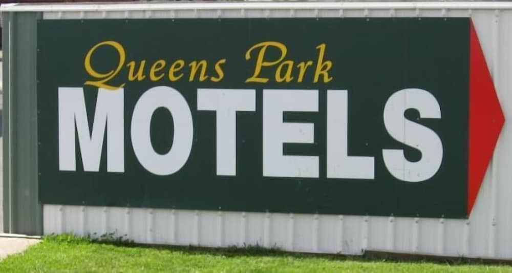 Queens Park Motels 4/60