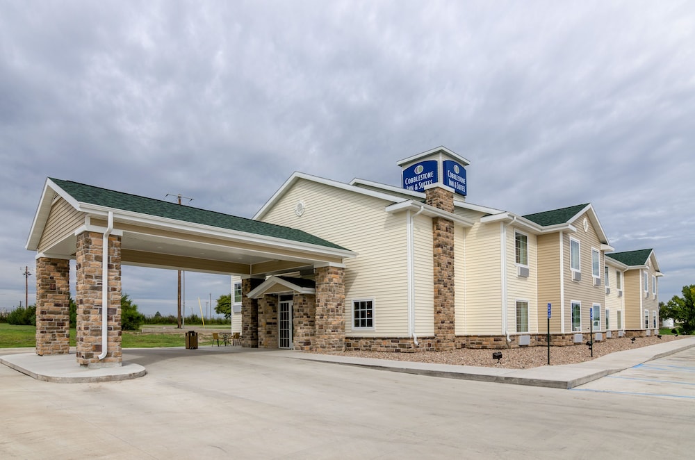 Cobblestone Inn & Suites - Oberlin 1/57