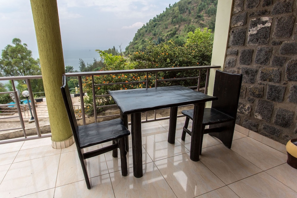 Nirvana Heights Hotel 24/54