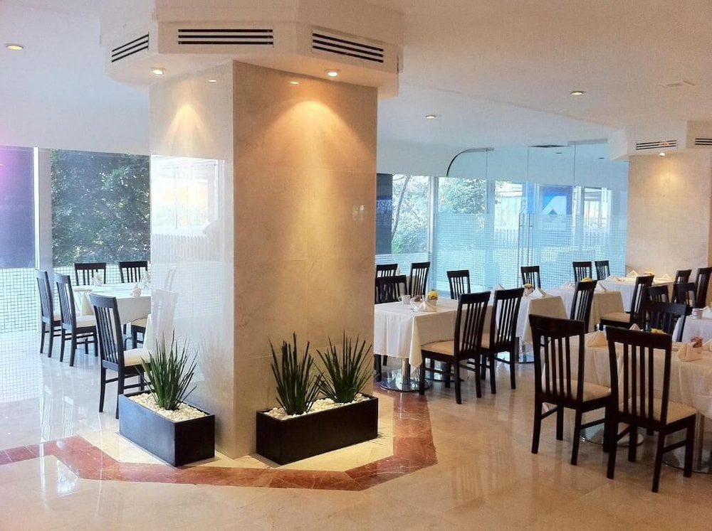 Del Prado Hotel 53/69