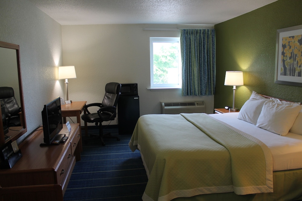 Days Inn & Suites By Wyndham Bridgeport - Clarksburg 4/42