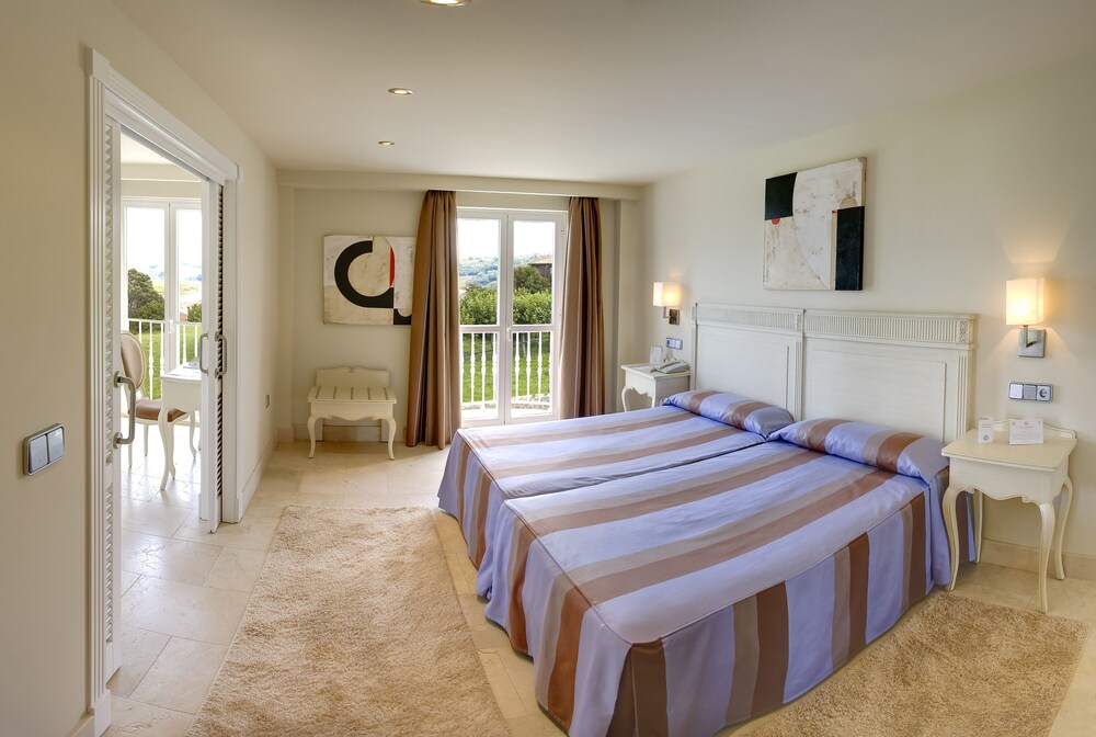 Gran Hotel Suances 7/34