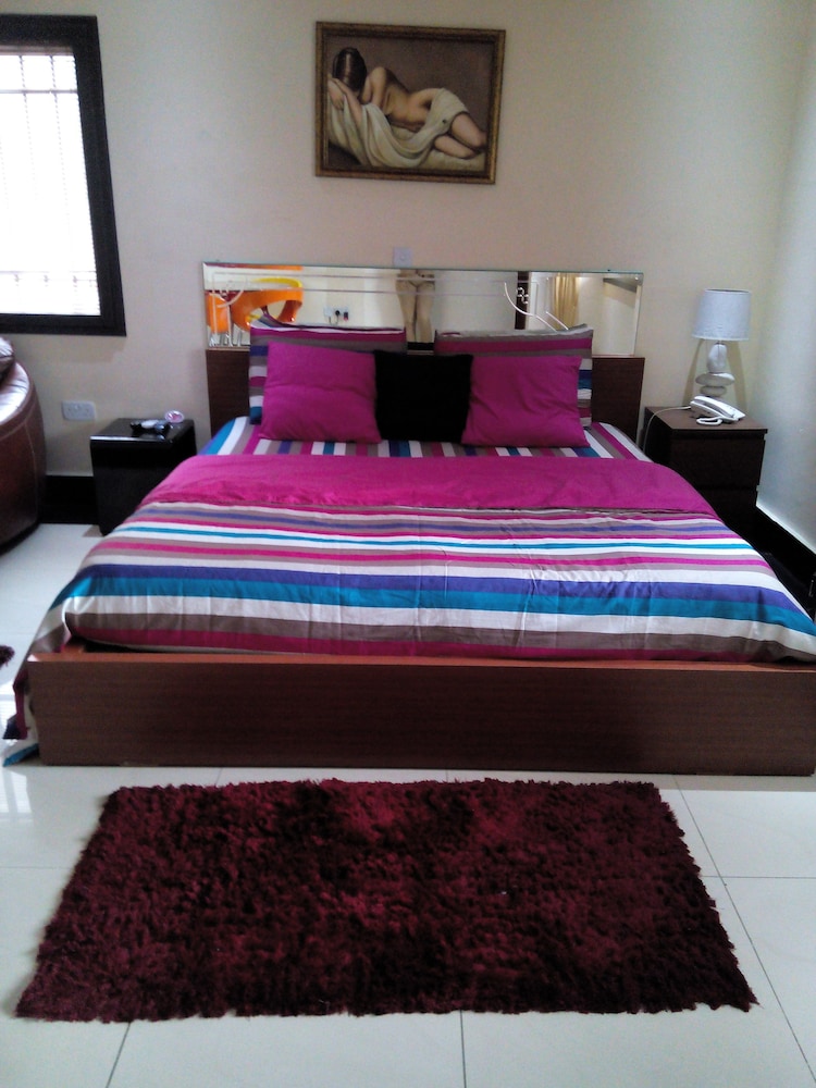 Marshal Suites Luxury Apartments 7/9