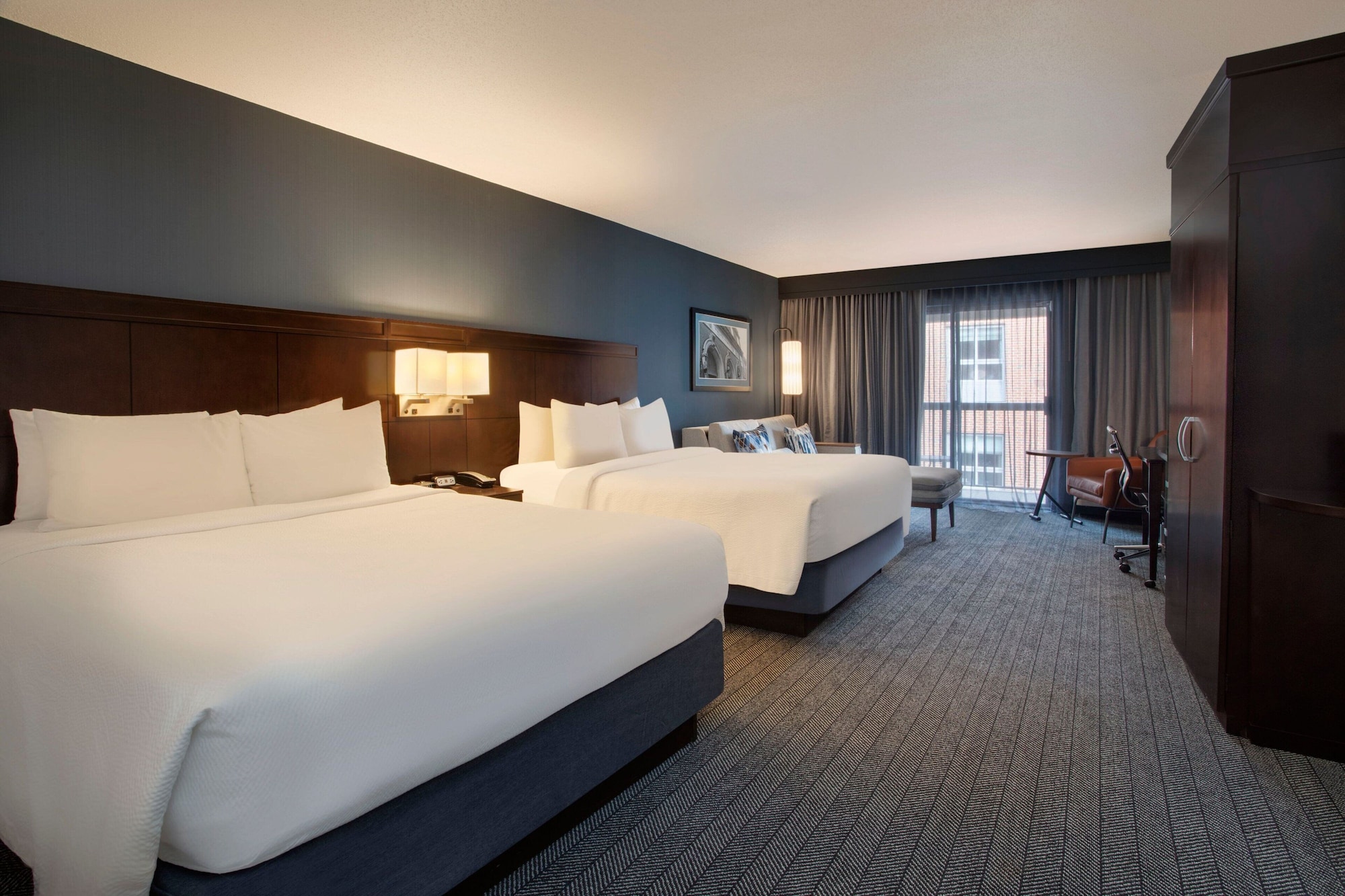 Deluxe, 2 Queen Beds, Sofa, Balcony