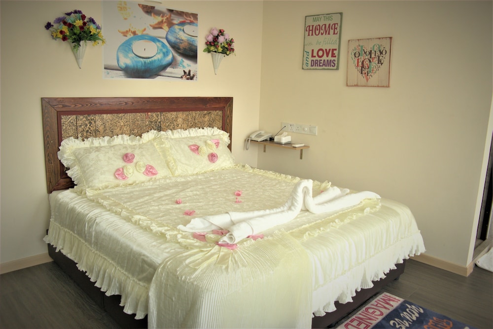 S8 Boutique Hotel 20/68