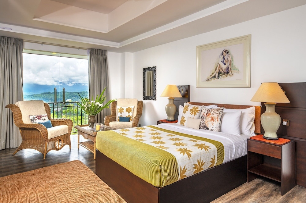 MASTER, SUITE, PANORAMIC MOUNTAIN VIEW
