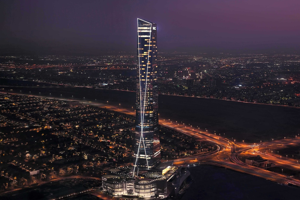 SO/ Uptown Dubai 110/115