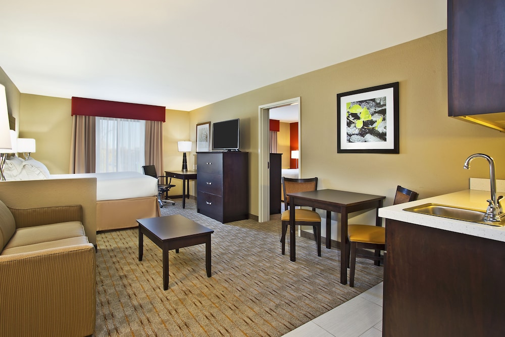 Holiday Inn Express Suites Springfield Dayton Area 33/45