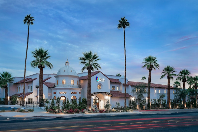 TRIADA PALM SPRINGS AUTOGRAPH COLLECTION 2/35