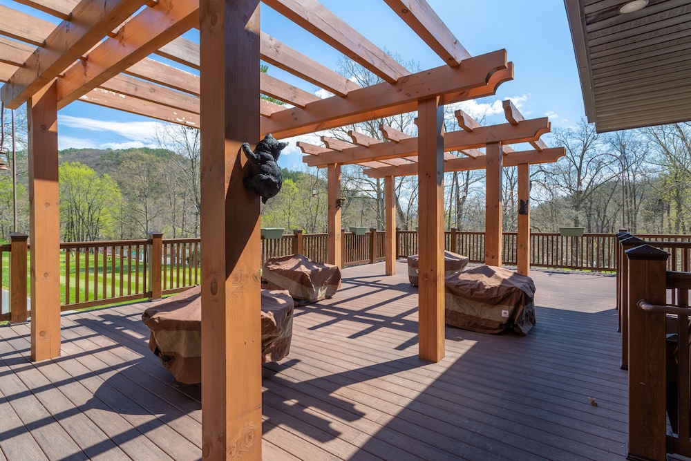Mountain Villa With Waterpark, Golf, Skiing, Wine Tour Access and More! Massanuttens Shenandoah Vil 23/49