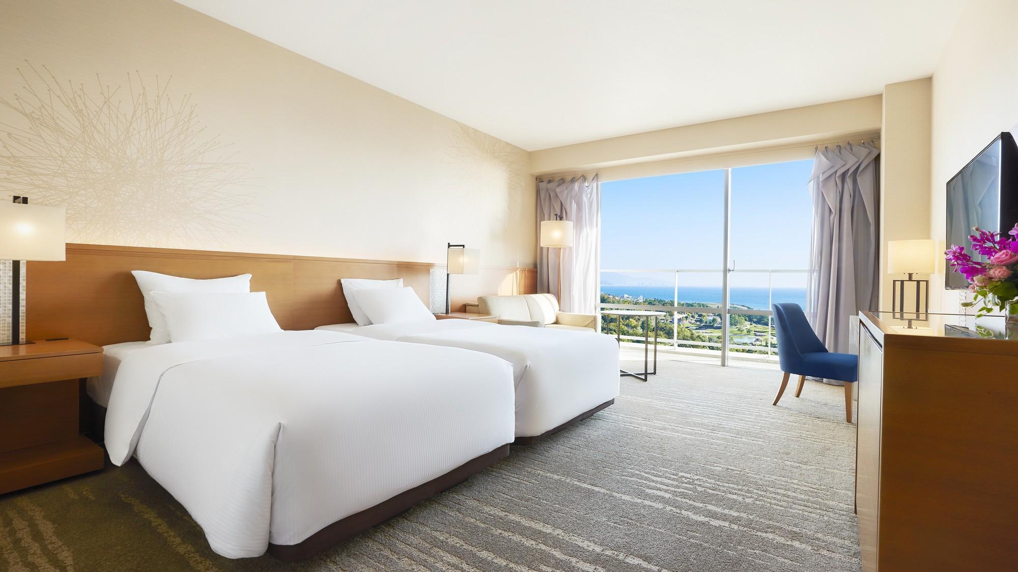 Hollywood, Deluxe, Twin Beds, Precious Floor