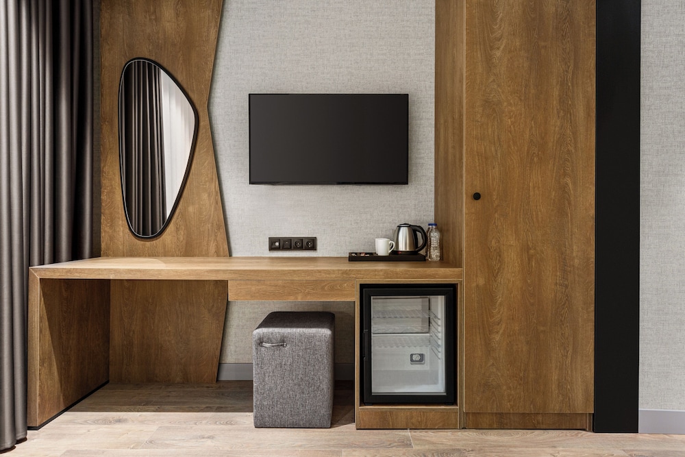 Ramada Encore by Wyndham Istanbul Arnavutkoy 54/64