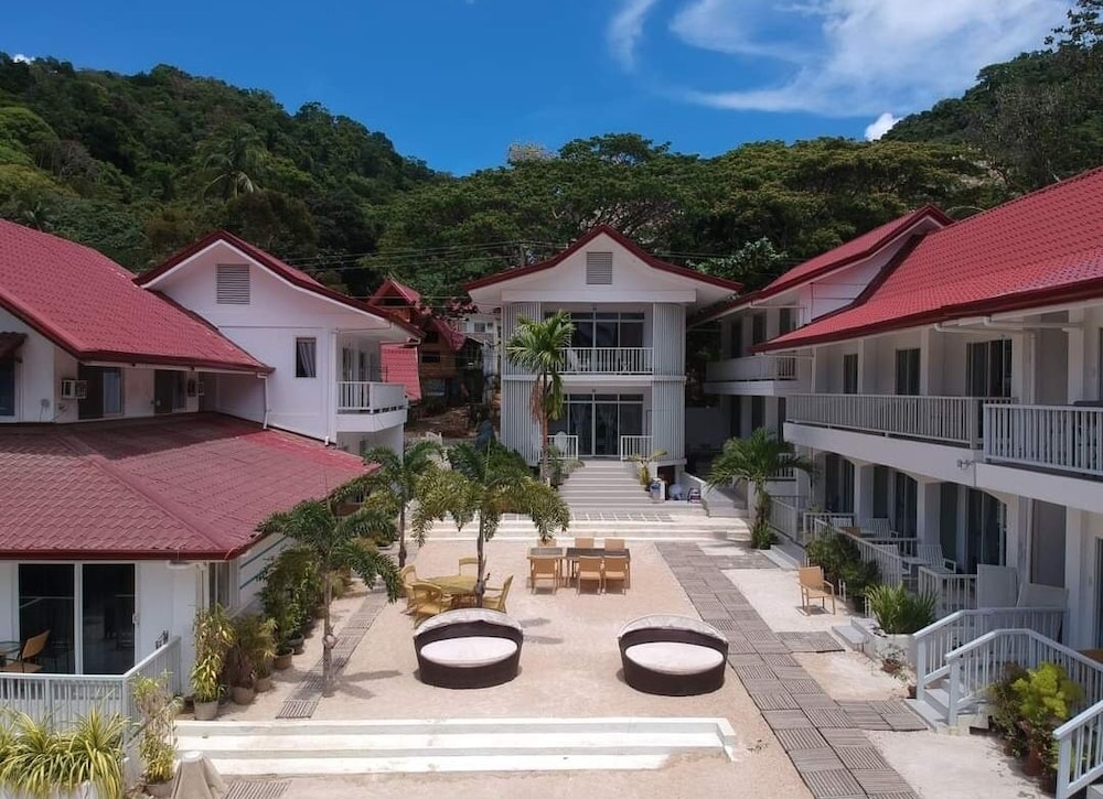 Stunning Republic Beach Resort 55/58