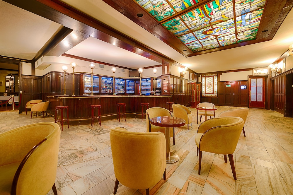 restaurant-cafeteria