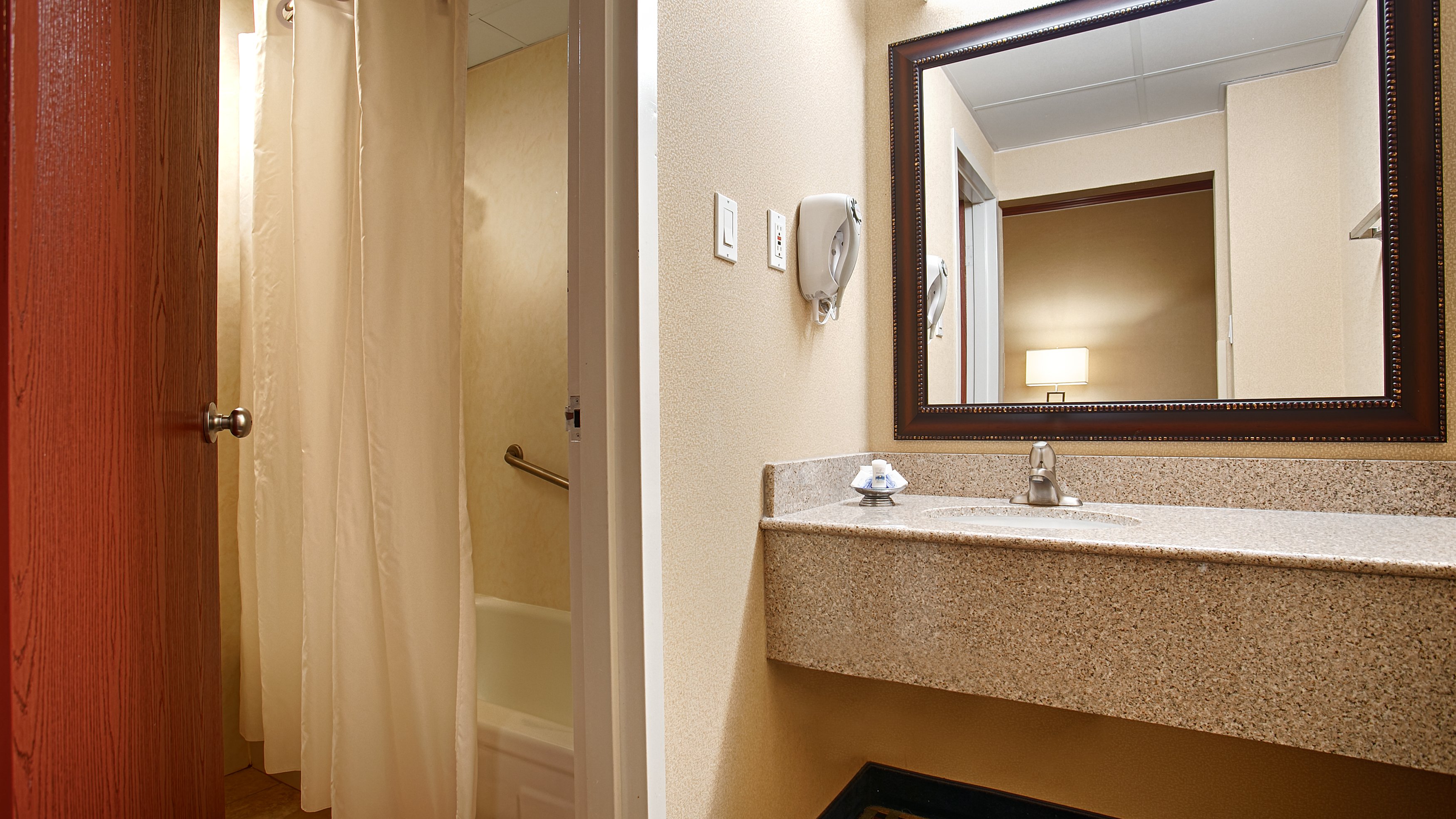 Best Western Fort Washington Inn 69/69