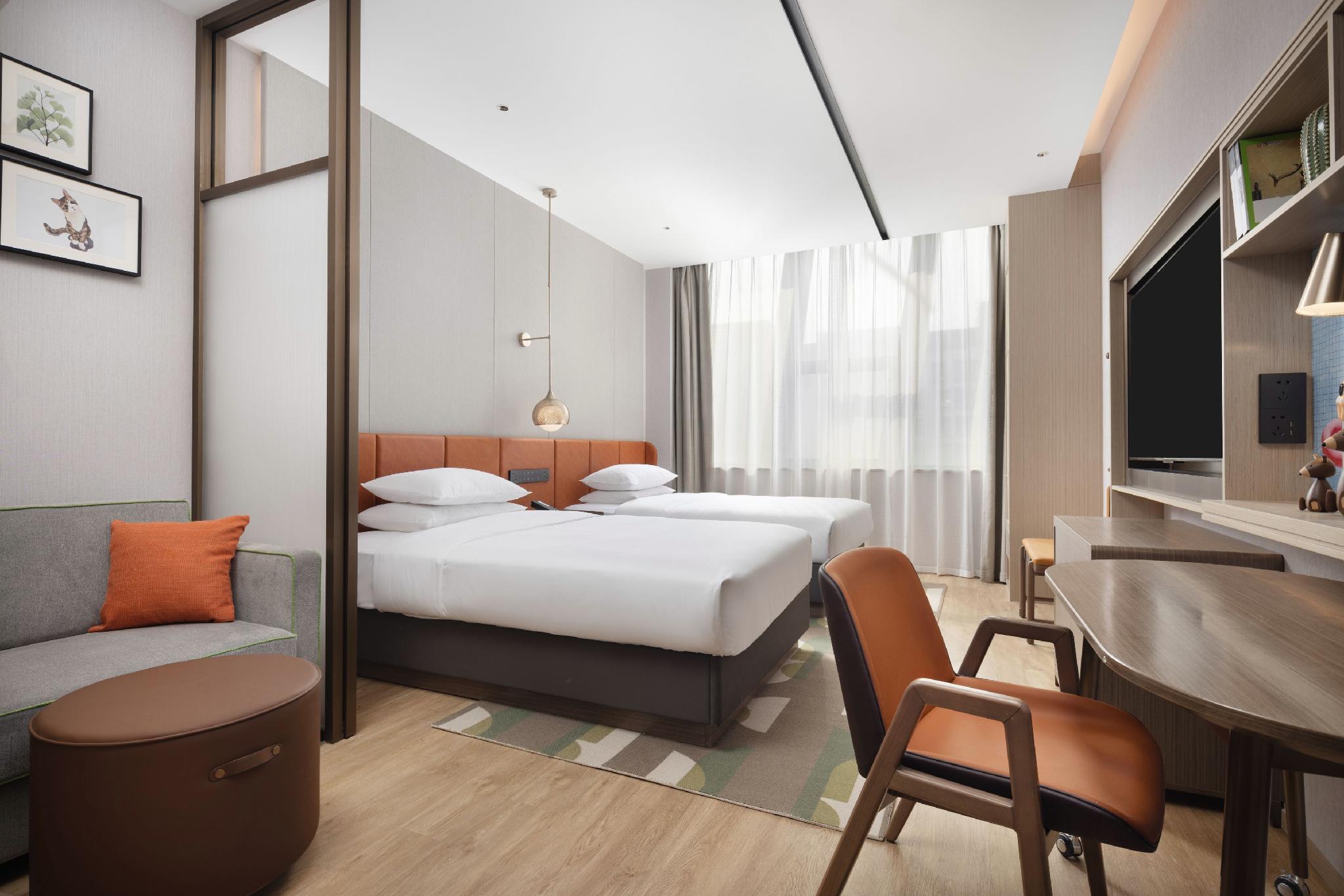 STUDIO, SUITE, 2 DOUBLE BEDS
