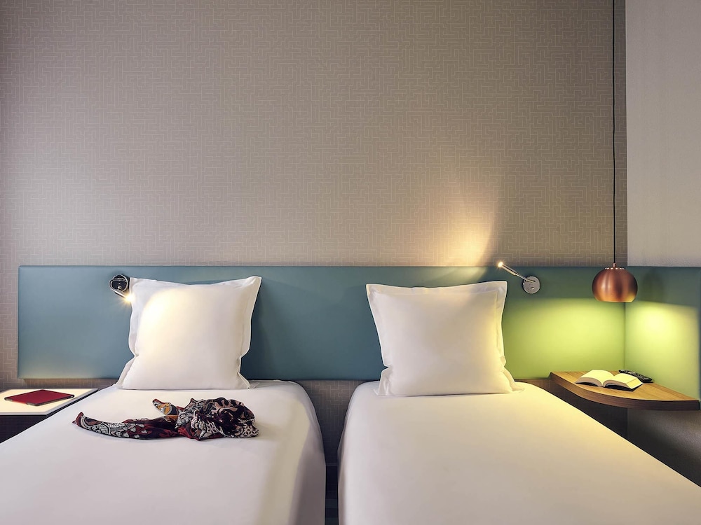 Mercure Marne la vallee Bussy St Georges 23/52