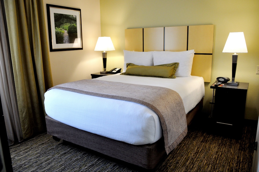 Candlewood Suites Washington Dulles Sterling 16/50