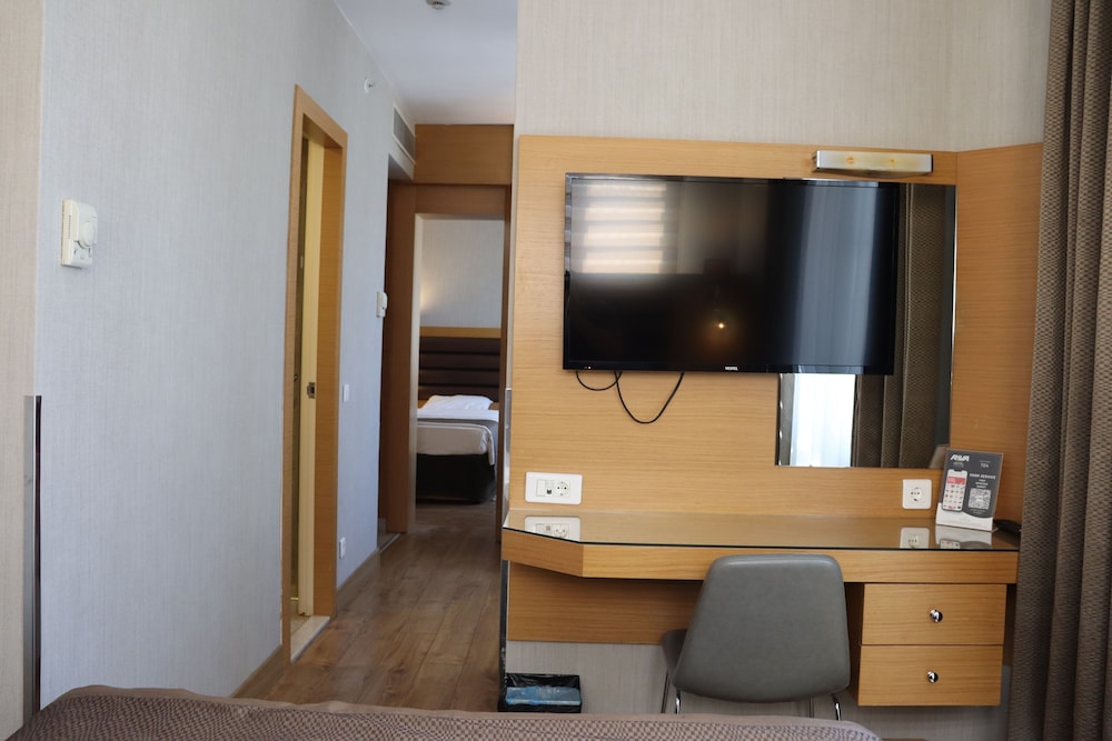Taksim Riva Hotel 52/56