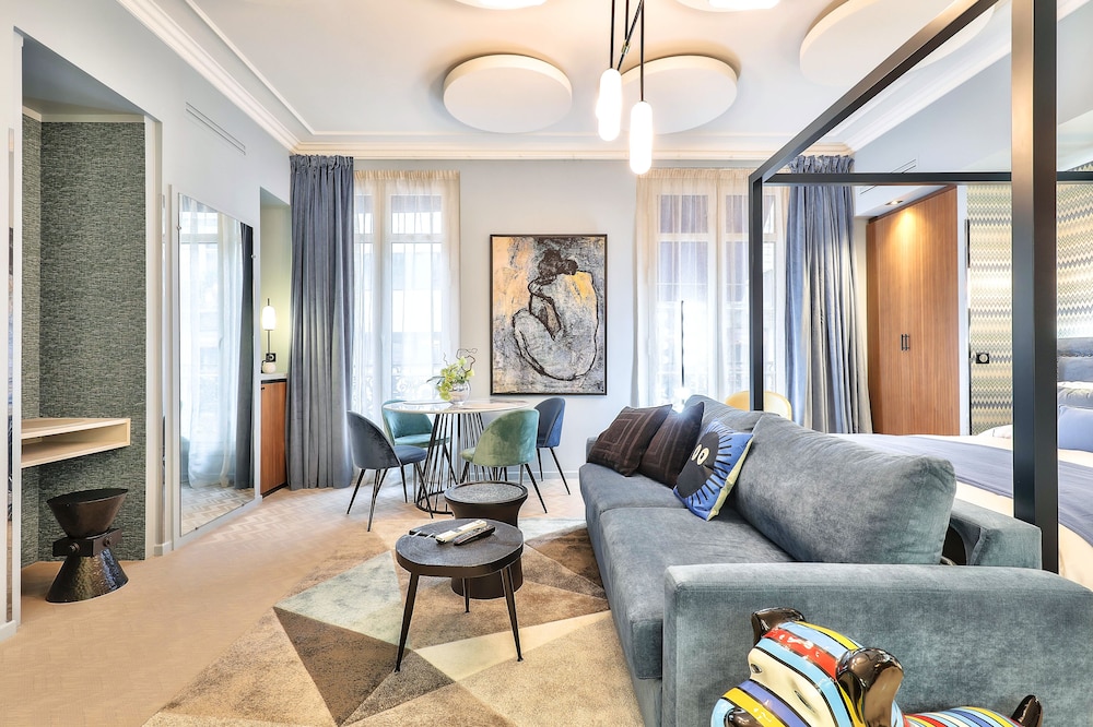 Hotel 33 Marbeuf 32/50