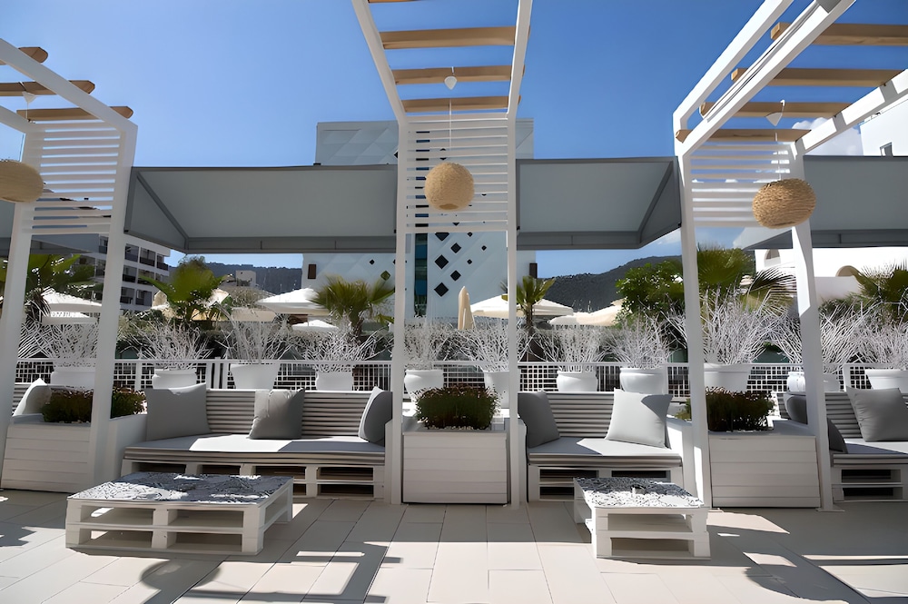 Supreme Beach Hotel - Adults Only +14 22/35