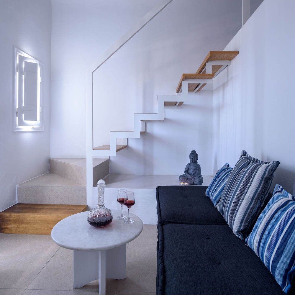 Muses Cycladic Suites 61/80