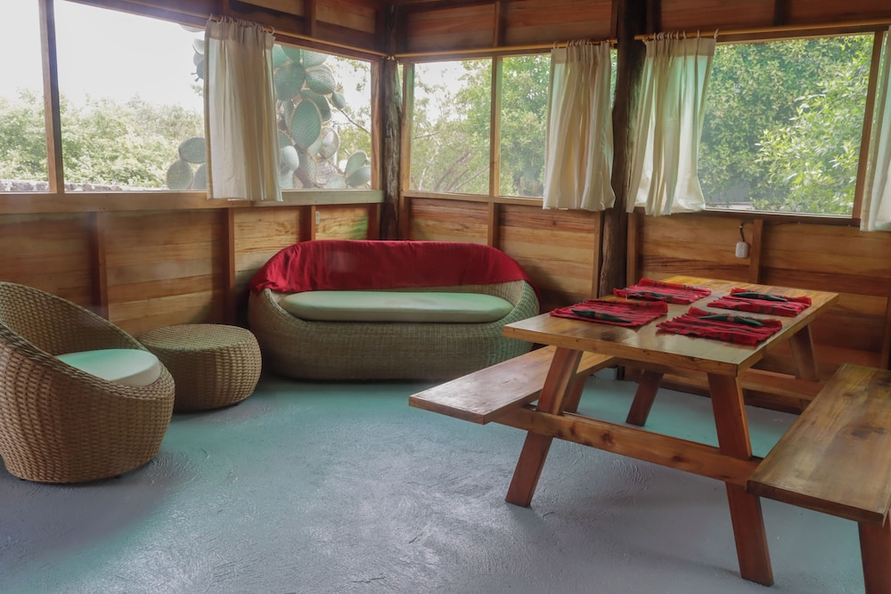 Galapagos Chalet 40/57