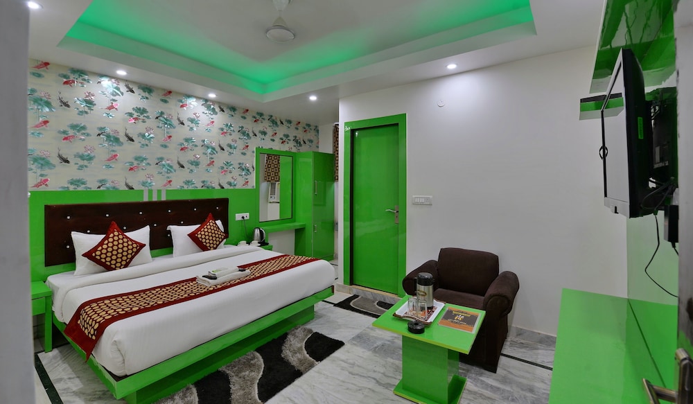 Hotel Noida International 37/50