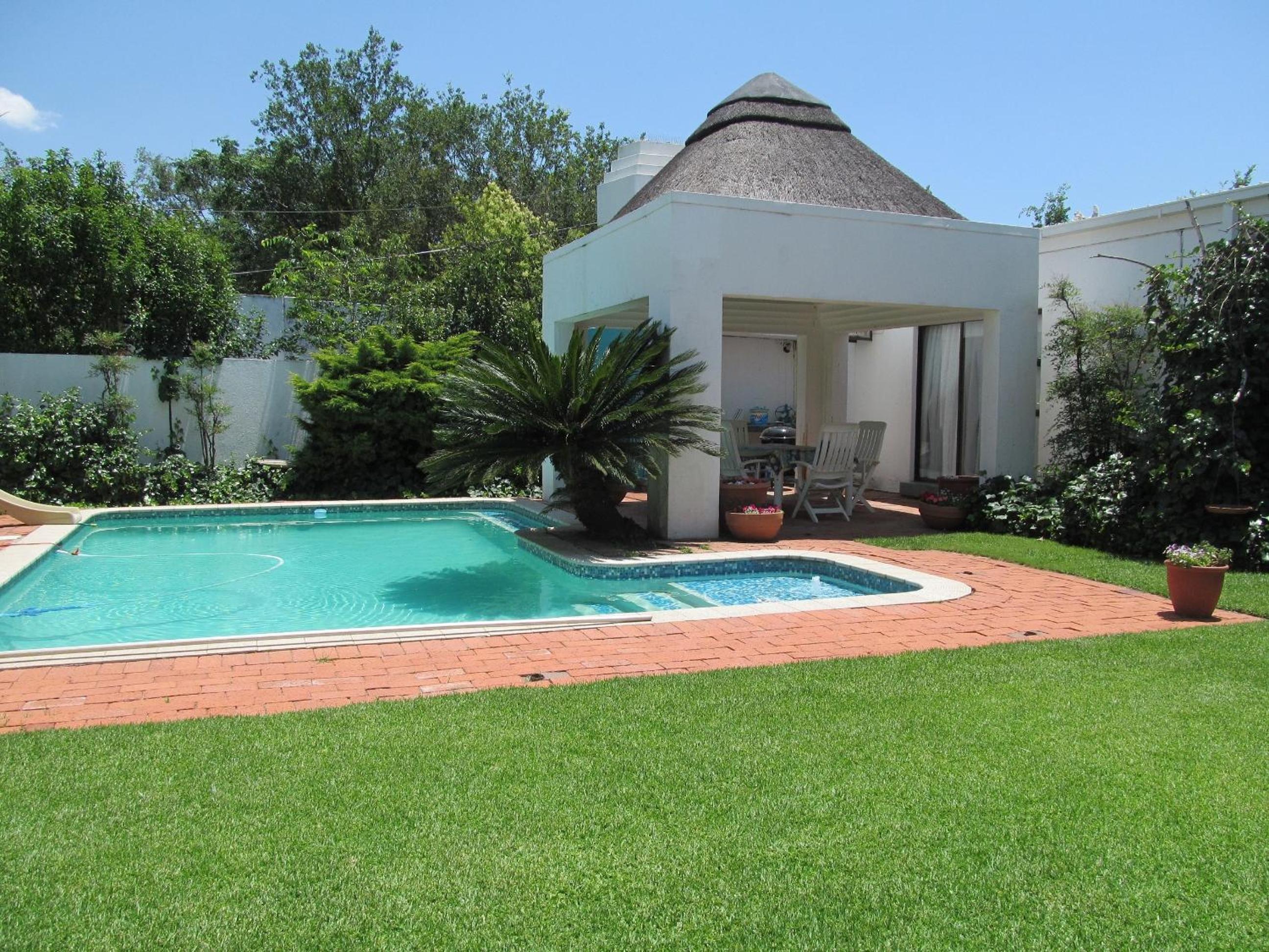 Bettie's Luxury Lodge 30/45
