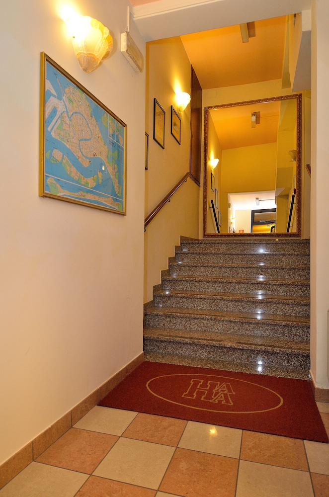 Hotel Amba Alagi 3/26