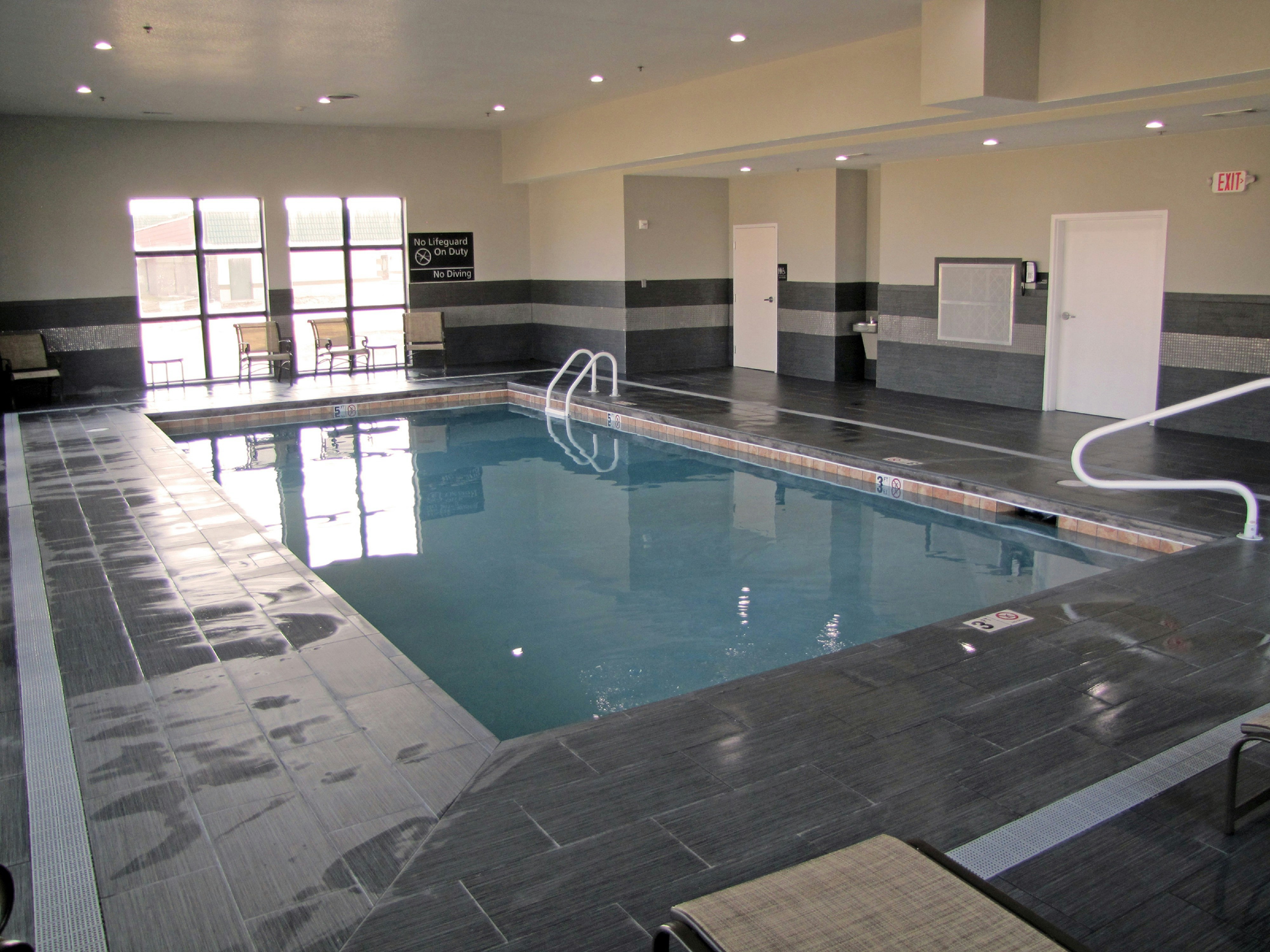 Hampton Inn McPherson KS 36/56