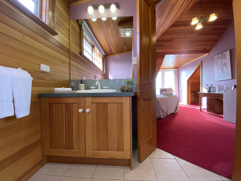 Hanlon House Bed And Breakfast 27/52
