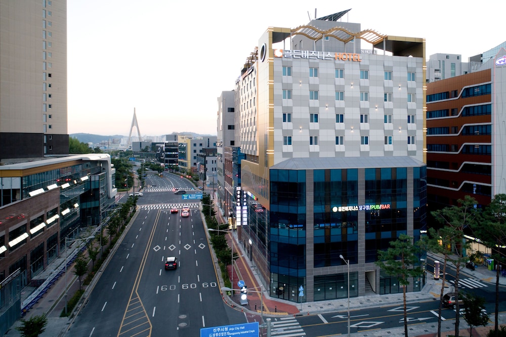 Golden Business Hotel 6/65
