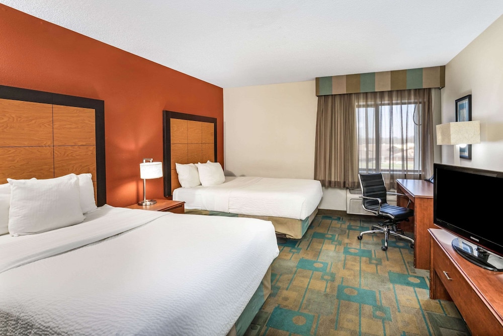 Baymont by Wyndham Meridian 3/34