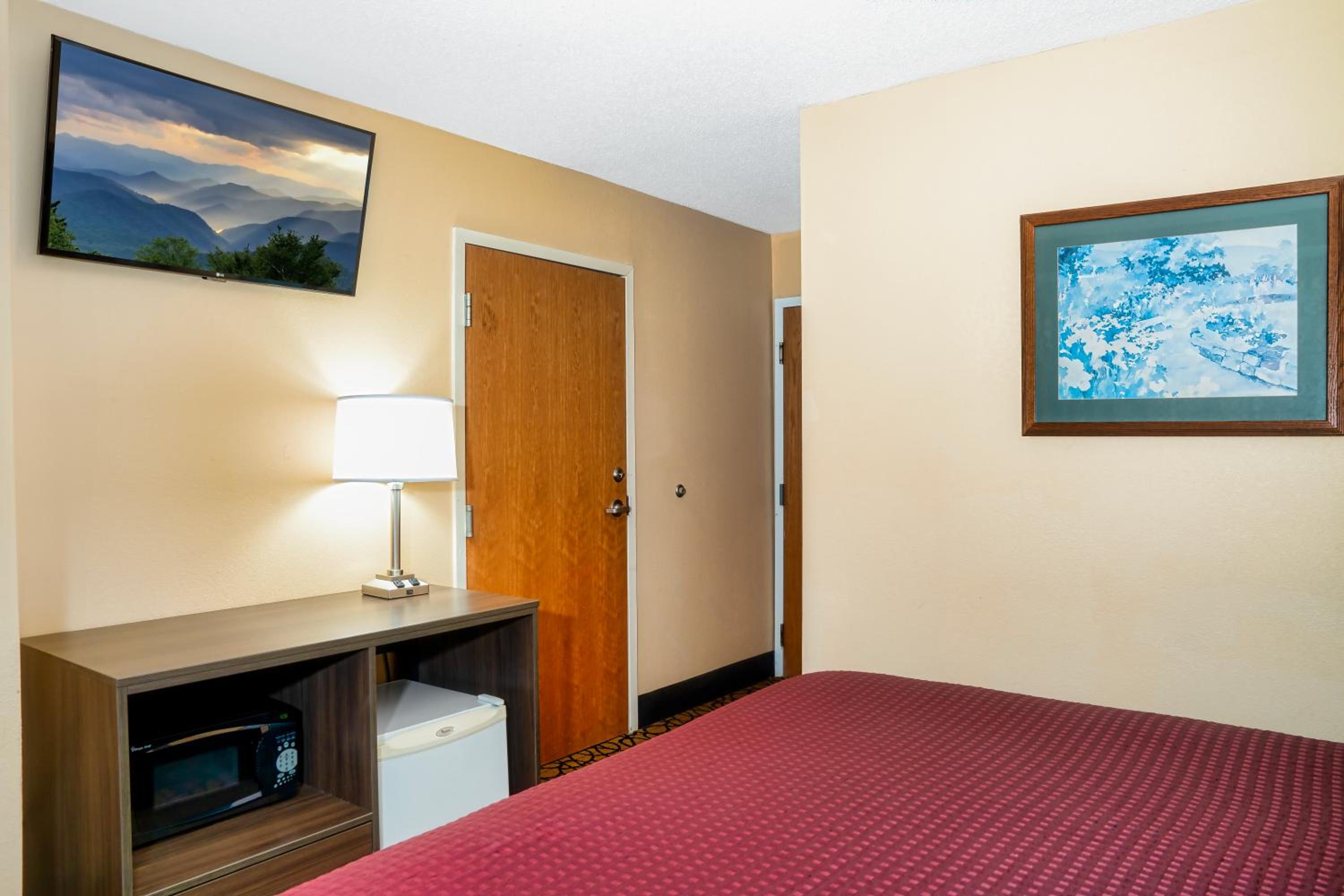 غرفة بسرير كينج، Guest Inn Pigeon Forge 7/10