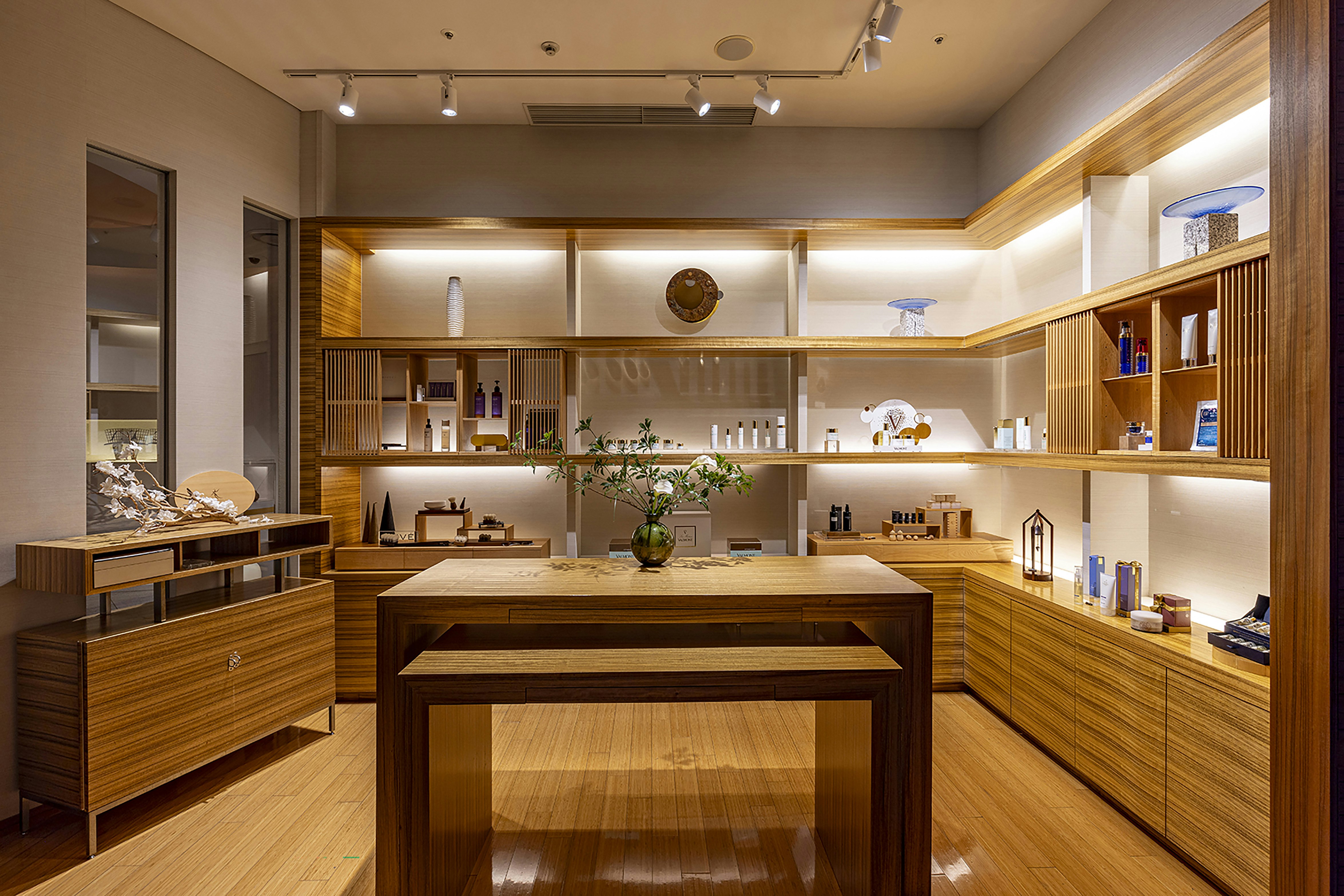 Conrad Tokyo 5/50