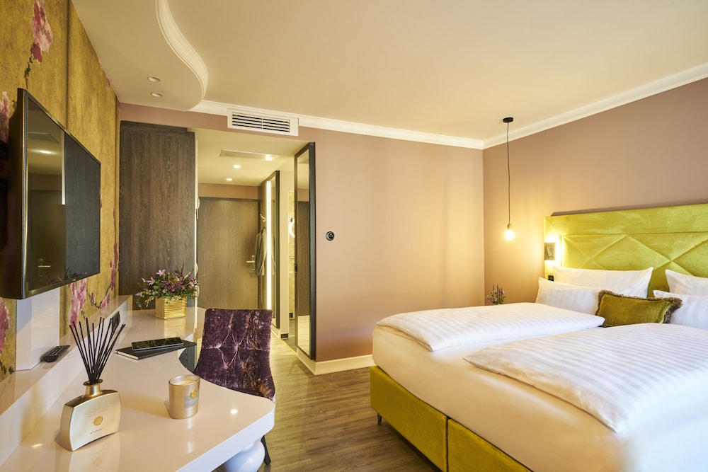 Classic Hotel Harmonie 12/77