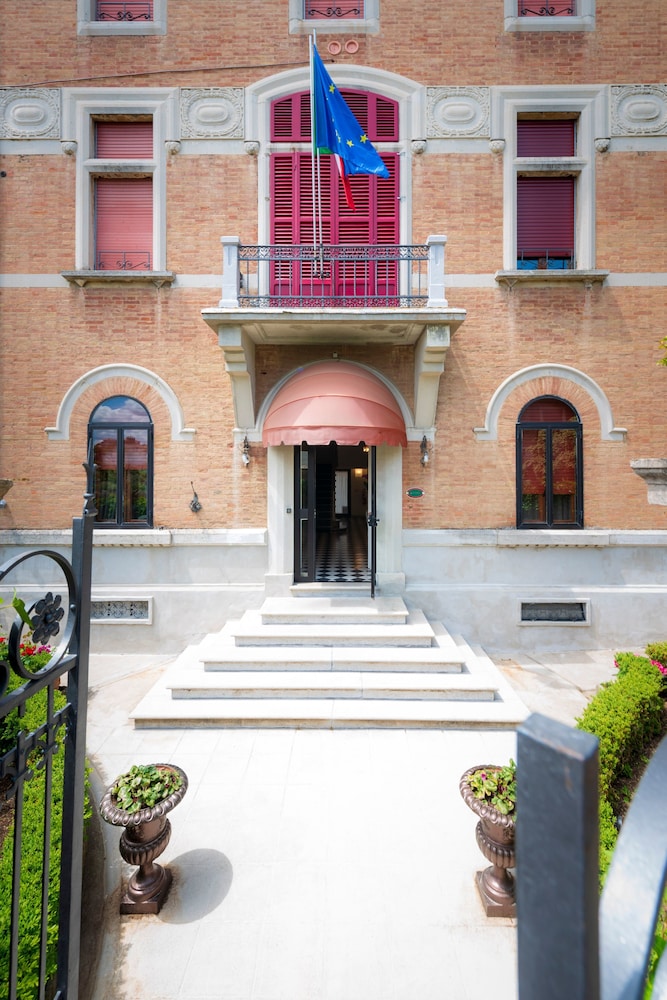 Hotel Villa Elda 3/65