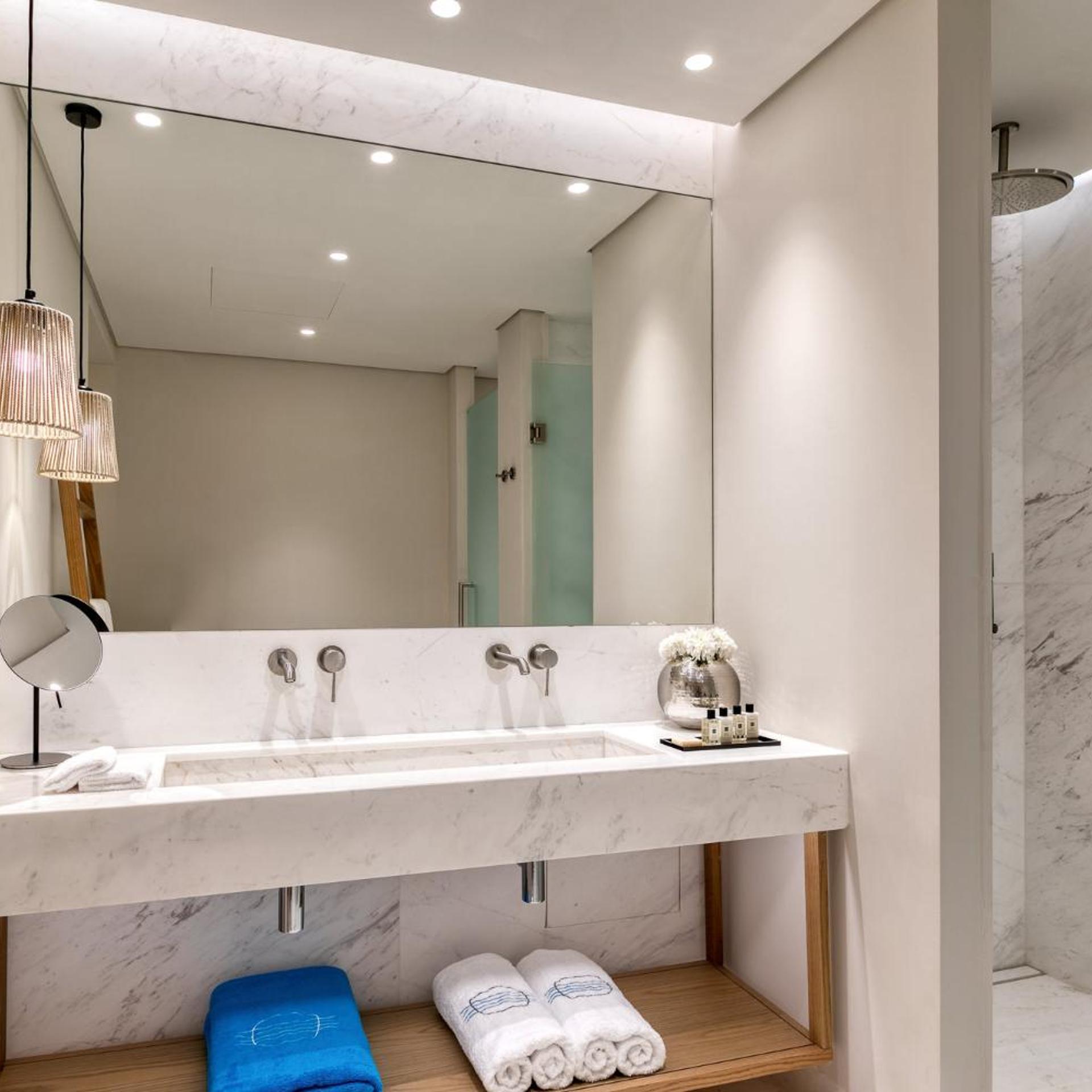 Vathi Cove Luxury Resort & Spa 60/60