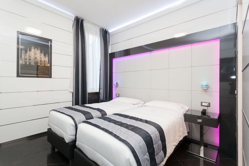 SUPERIOR, DOUBLE OR TWIN BED